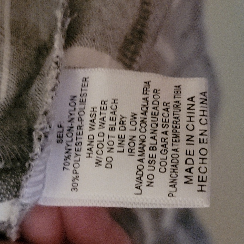 NWOT Listicle plaid top!  Size Small. - Picture 4 of 4